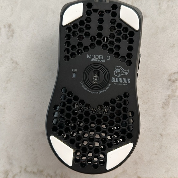 Glorious model O matte black gaming mouse - Picture 3 of 4
